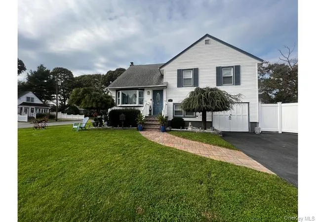 Homes for sale in Hempstead, NY | 882 Roosevelt St, Hempstead, NY 11552 | MLS# 1004797