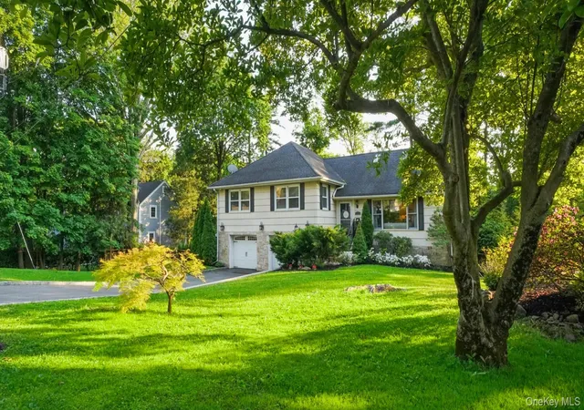 Photo 3 of Single family home for sale at 25 Manor Ave, White Plains, NY 10605 | MLS# 1004811 | Listing updated on 2026-09-01
