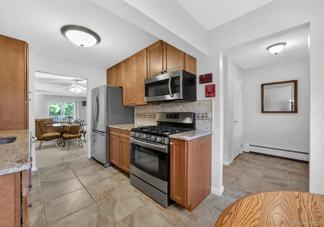 5th image of 187 Doxbury Ln, Suffern, NY 10901 | MLS# 1004825