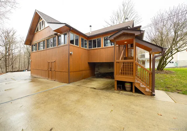 Photo 2 of Sale Pending at 21 Old Town Rd, Fishkill, NY 12508 | MLS# 1004846 | Listing updated on 2026-10-01