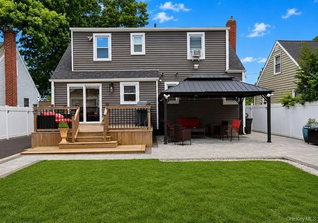 Photo 3 of Sale Pending at 11 Chichester Rd, Huntington, NY 11746 | MLS# 1004876 | Listing updated on 2026-08-05