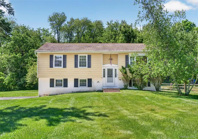Homes for sale in Hamptonburgh, NY | 6 Keith Pl, Hamptonburgh, NY 10916 | MLS# 1004886