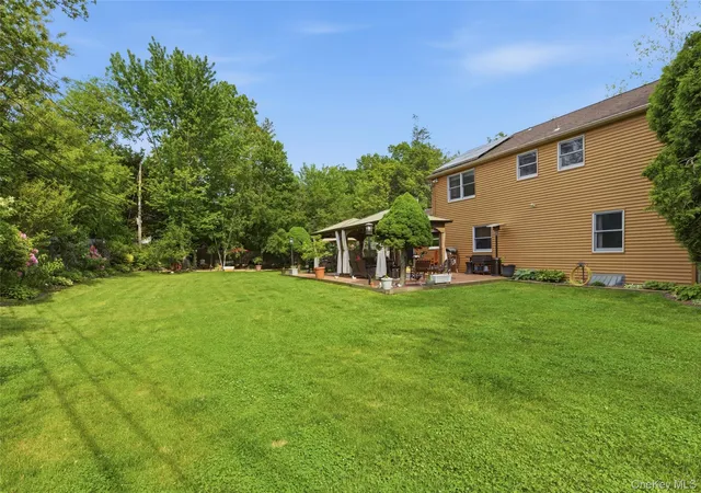 4th image of 5 Millbrook Ct, Brookhaven, NY 11790 | MLS# 1004895