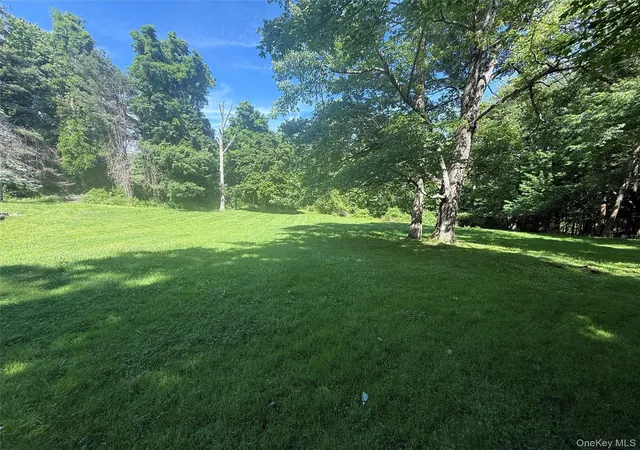 Photo 14 of Sale Pending at 5 Maria Ln, New Castle, NY 10562 | MLS# 1004901 | Listing updated on 2026-06-17