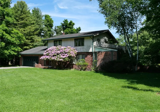 Photo 3 of Sale Pending at 5 Maria Ln, New Castle, NY 10562 | MLS# 1004901 | Listing updated on 2026-06-17
