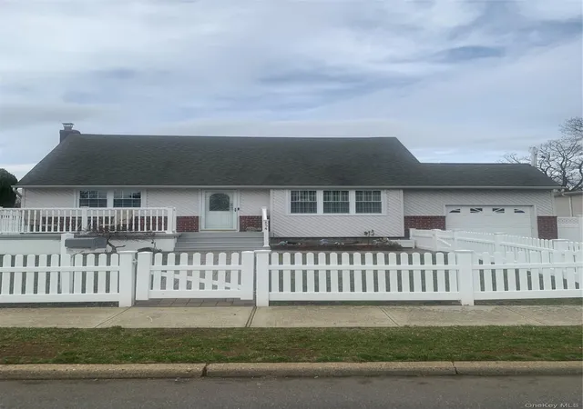 1st image of 854 Terra Ln, Hempstead, NY 11710 | MLS# 1004908