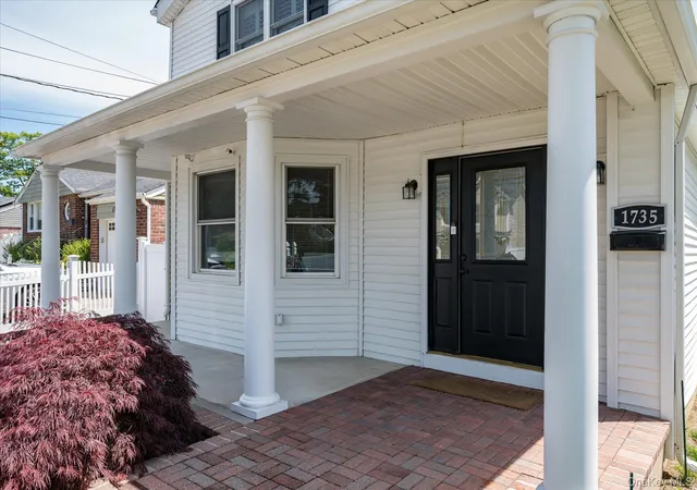4th image of 1735 Washington Ave, Hempstead, NY 11783 | MLS# 1004917