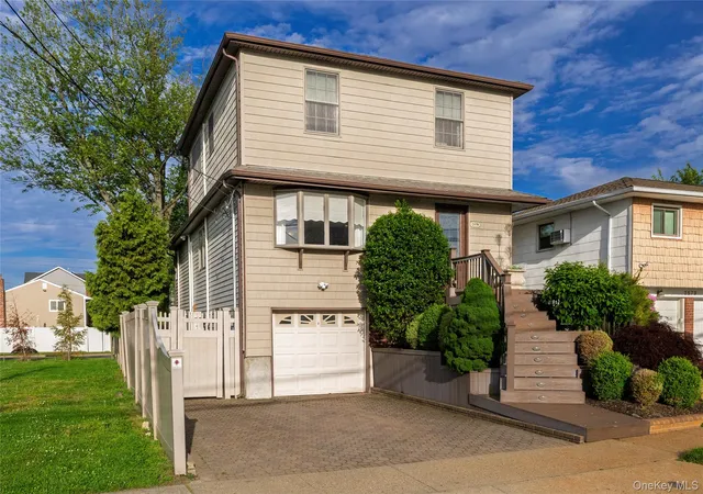 Photo 3 of Sale Pending at 2575 Bayview Ave, Hempstead, NY 11793 | MLS# 1004925 | Listing updated on 2026-08-01