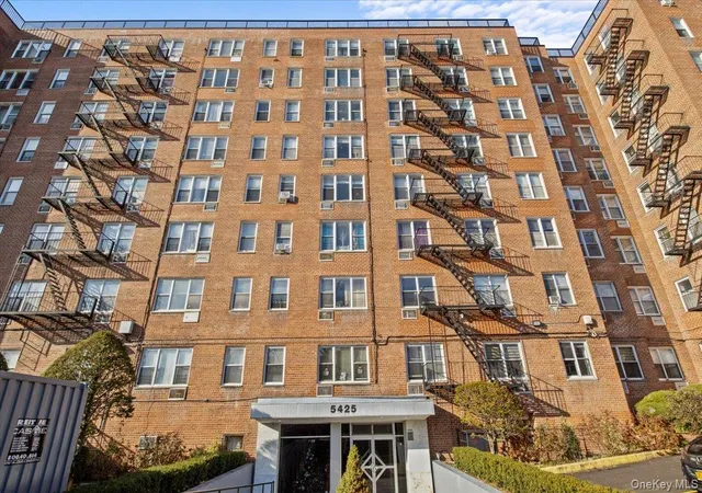 2nd image of 5425 Valles Ave, New York, NY 10471