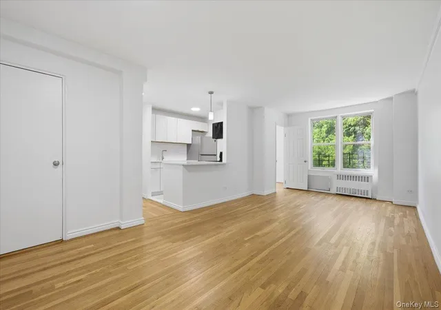 5th image of 5425 Valles Ave, New York, NY 10471