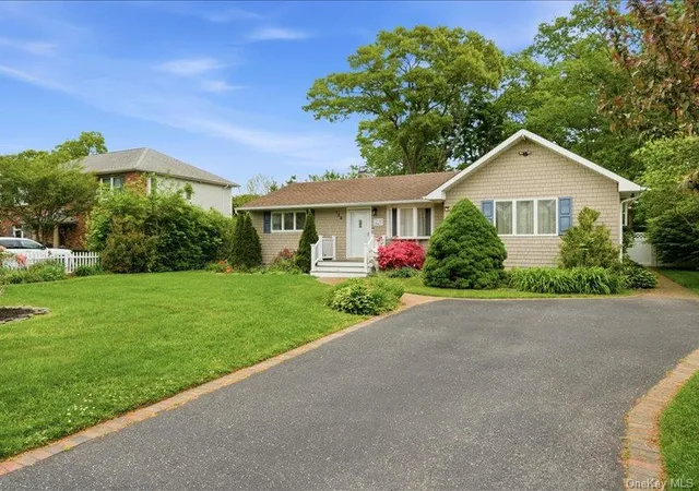 2nd image of 123 Meroke Ln, Islip, NY 11730 | MLS# 1004935