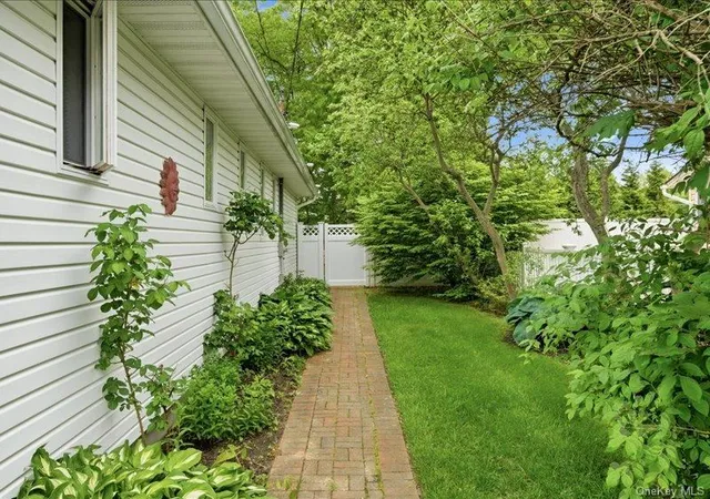 35th image of 123 Meroke Ln, Islip, NY 11730 | MLS# 1004935