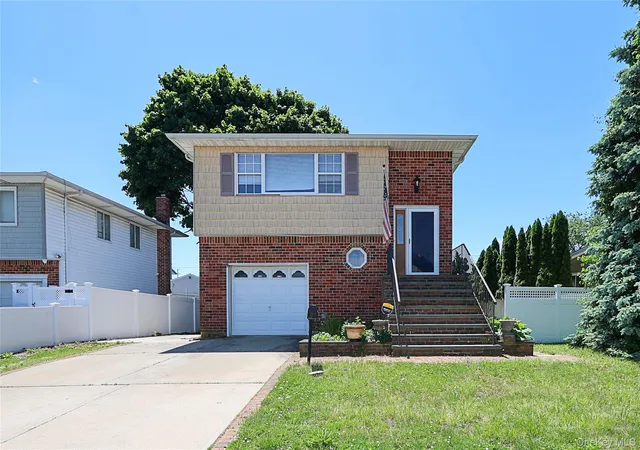 Photo 1 of Sale Pending at 4 Patricia Ct, Bethpage, NY 11714 | MLS# 1004936 | Listing updated on 2026-06-19