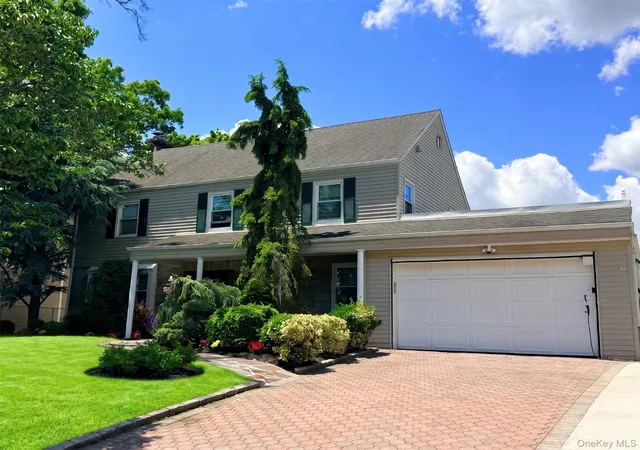 Photo 3 of Single family home for sale at 1566 Pebble Ln, Hempstead, NY 11557 | MLS# 1004939 | Listing updated on 2026-07-15