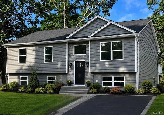 Photo 1 of Single family home for sale at 72 Concord Rd, Brookhaven, NY 11967 | MLS# 1004940 | Listing updated on 2026-10-03