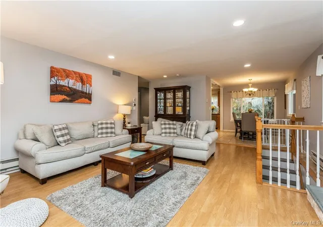 5th image of 33 Heritage Hls, Somers, NY 10589