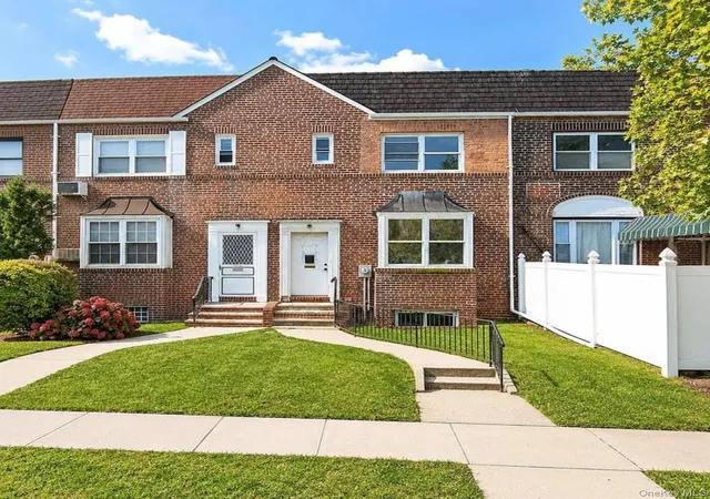 Single family home for sale at 14448 Jewel Ave, New York, NY 11367 | MLS# 1004969