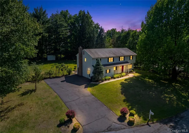 3rd image of 5 Daisy Ct, Airmont, NY 10901 | MLS# 1004971