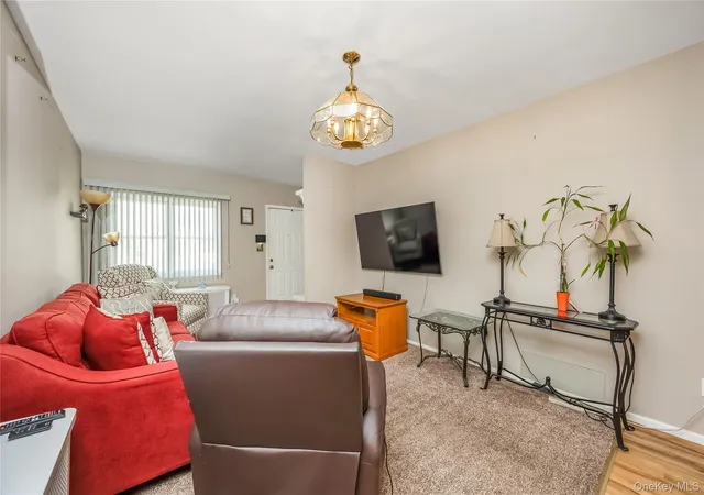 4th image of 11 Locust Ave E, Babylon, NY 11735 | MLS# 1004990