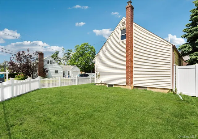 Photo 3 of Single family home for sale at 2877 Calvin Rd, Hempstead, NY 11572 | MLS# 1004995 | Listing updated on 2026-08-22