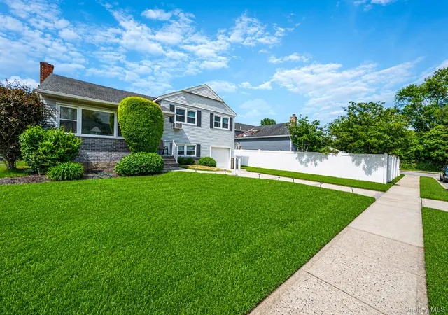 2nd image of 2637 Marin Ln, Hempstead, NY 11554 | MLS# 1005022