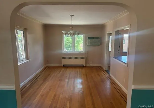 Photo 4 of House for sale at 1922 Hering Ave, New York, NY 10461 | MLS# 1005028 | Listing updated on 2026-09-12