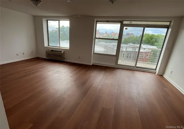 3rd image of 81-15 Queens Blvd #4J, Elmhurst, NY 11373 | MLS# 1005036