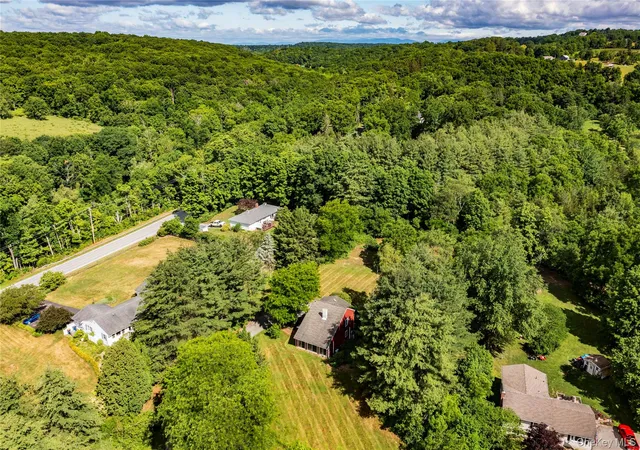 Photo 4 of Sale Pending at 27 Goldfinch Dr, Clinton, NY 12578 | MLS# 1005051 | Listing updated on 2026-09-25