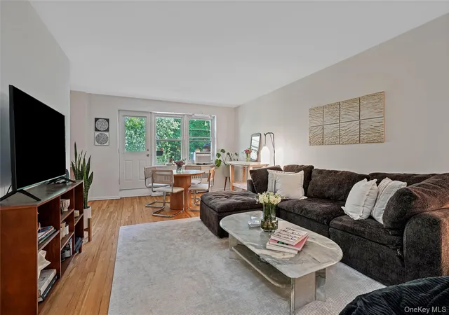 Homes for sale in Greenburgh, NY | 110 Draper Ln, Greenburgh, NY 10522