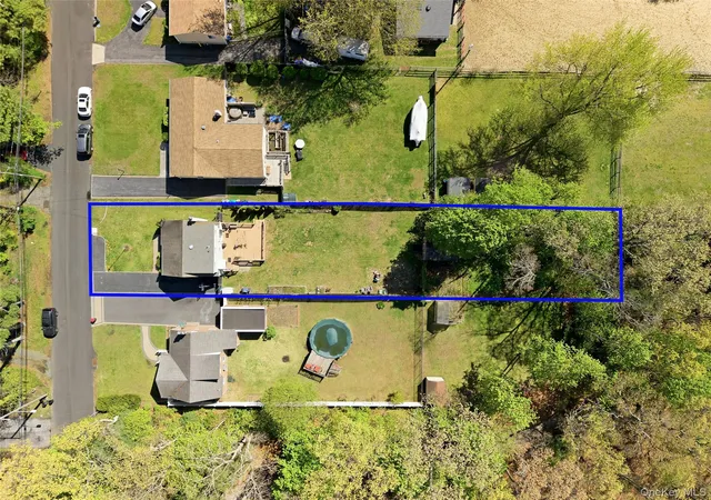 2nd image of 90 Fischer Ave, Islip, NY 11752 | MLS# 1005061