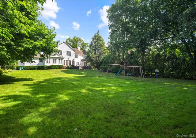 3rd image of 27 Bradford Rd, Scarsdale, NY 10583 | MLS# 1005063