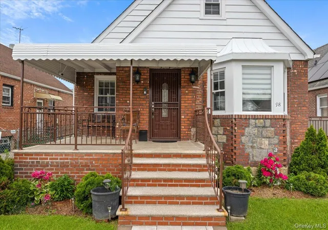 3rd image of 98 Sussex Rd, Hempstead, NY 11003 | MLS# 1005068