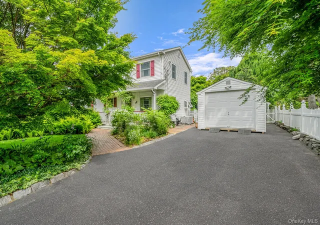 4th image of 51 Deer Dr, Sound Beach, NY 11789 | MLS# 1005088