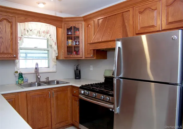 5th image of 31 Saint Joseph Ave, Ronkonkoma, NY 11779 | MLS# 1005097