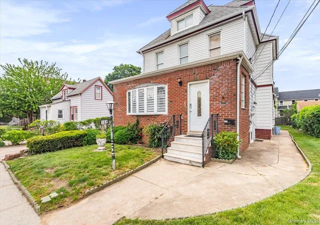 Photo 1 of Sale Pending at 164 Jefferson St, Inwood, NY 11096 | MLS# 1005100 | Listing updated on 2026-07-22