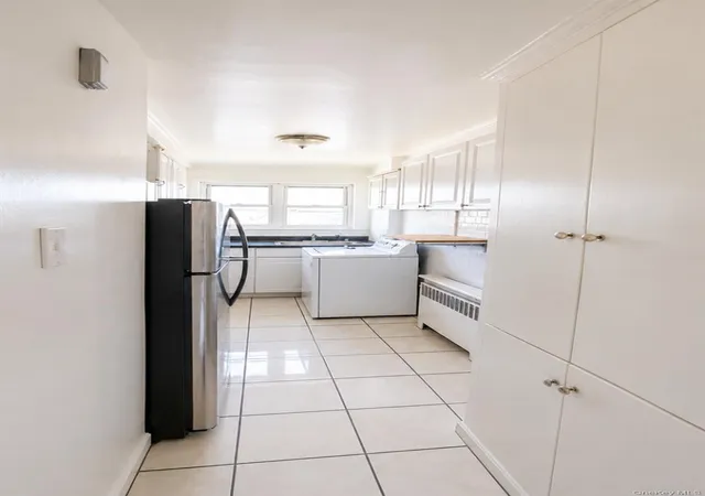 Photo 3 of House for sale at 214-07b Hillside Ave #Unit B, New York, NY 11427 | MLS# 1005108 | Listing updated on 2026-09-25