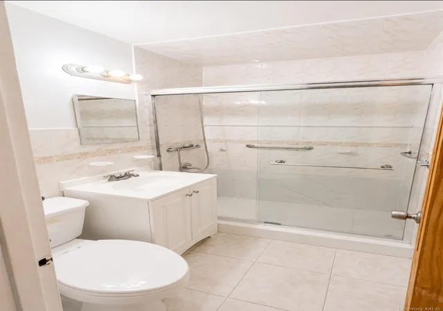 Photo 4 of House for sale at 214-07b Hillside Ave #Unit B, New York, NY 11427 | MLS# 1005108 | Listing updated on 2026-09-25