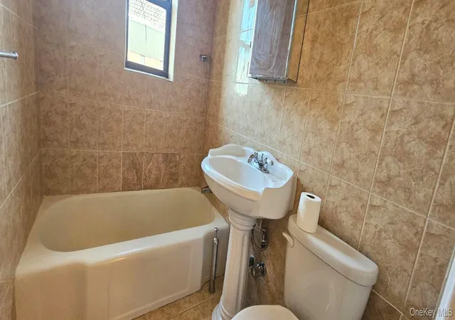 2nd image of 65-40 108Th St, Forest Hills, NY 11375