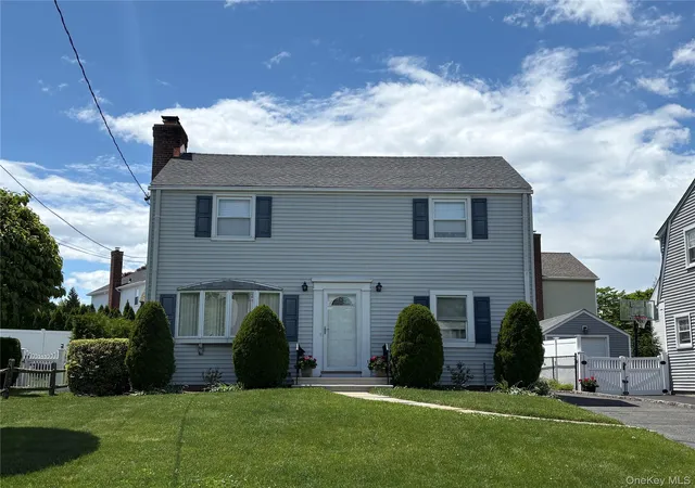 Homes for sale in Eastchester, NY | 21 Hayes Dr, Eastchester, NY 10709 | MLS# 1005205