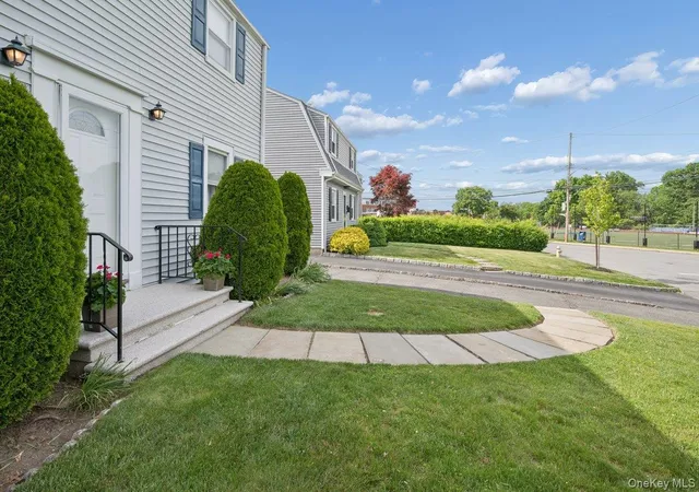 Homes for sale in Eastchester, NY | 21 Hayes Dr, Eastchester, NY 10709 | MLS# 1005205
