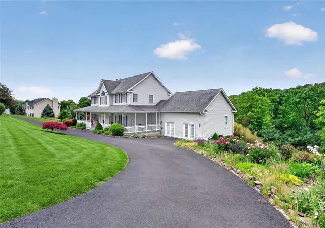 Homes for sale in New Windsor, NY | 2 Melissa Ln, New Windsor, NY 10992 | MLS# 1005209