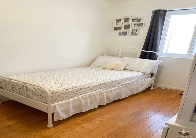 Listing Photo 4 - Condo for sale in building located at 35-09 Leavitt St, New York, NY 11354
