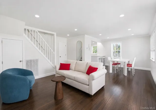 4th image of 2 Taft Ave, Islip, NY 11751 | MLS# 1005262