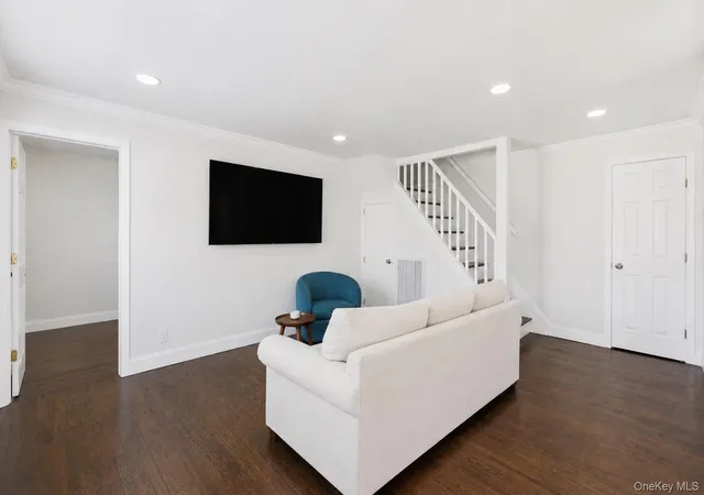 5th image of 2 Taft Ave, Islip, NY 11751 | MLS# 1005262