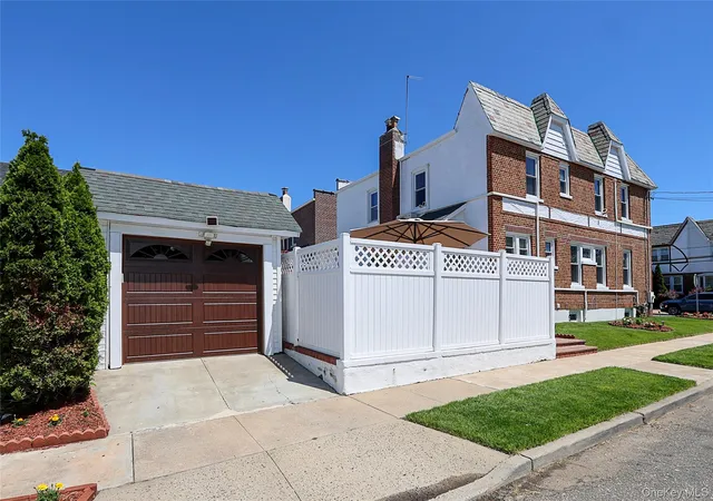 40th image of 95 20 239th St, Floral Park, NY 11001 | MLS# 1005271