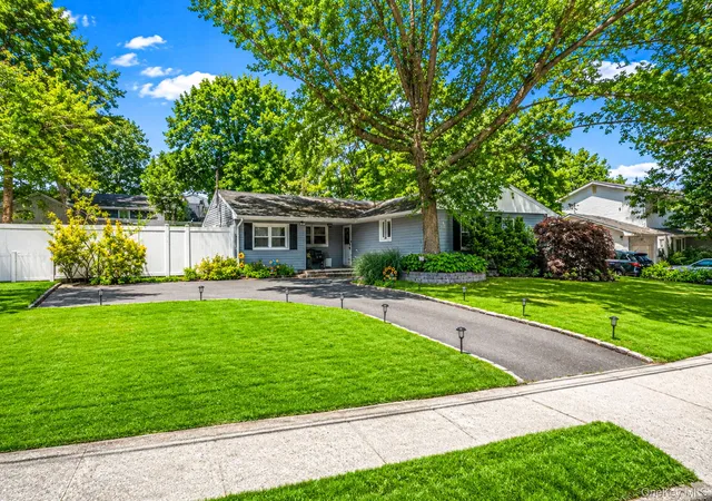 3rd image of 16 Valley St, Ronkonkoma, NY 11779 | MLS# 1005284
