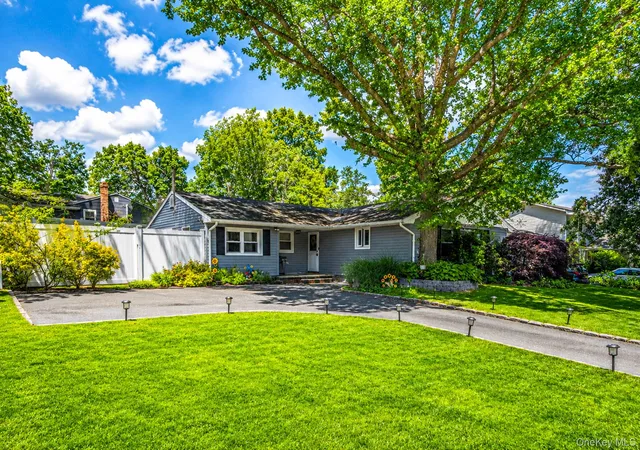 4th image of 16 Valley St, Ronkonkoma, NY 11779 | MLS# 1005284