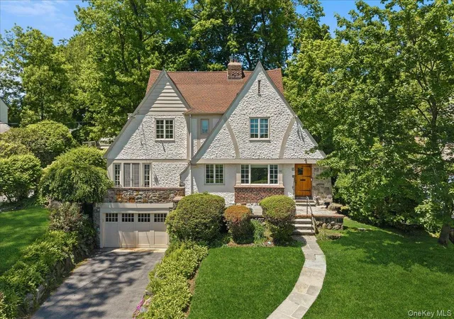 2nd image of 311 Lyncroft Rd, New Rochelle, NY 10804 | MLS# 1005291