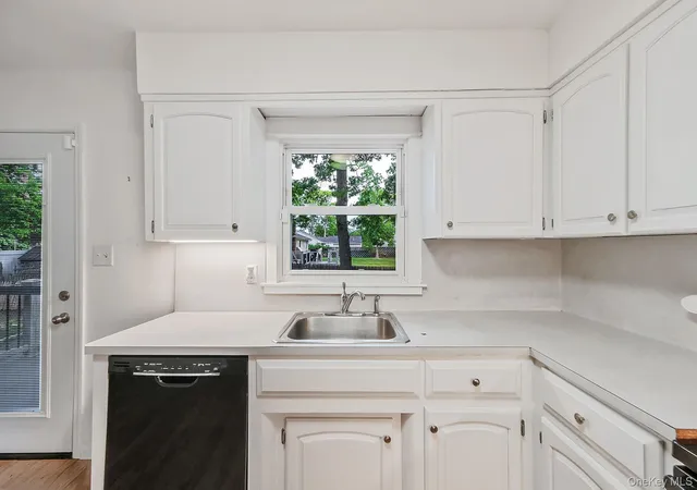 5th image of 2 Linden Ave, Holtsville, NY 11742 | MLS# 1005303
