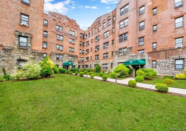 Listing Photo 2 - Condo for sale in building located at 4784 Boston Post Rd, Pelham, NY 10803 - Unit #A24